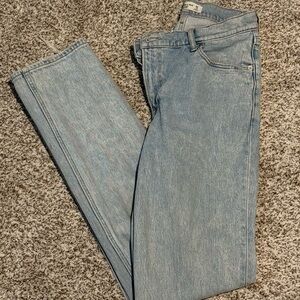 Abercrombie & Fitch 90s Straight Ultra High Rise Jeans in Light Wash
